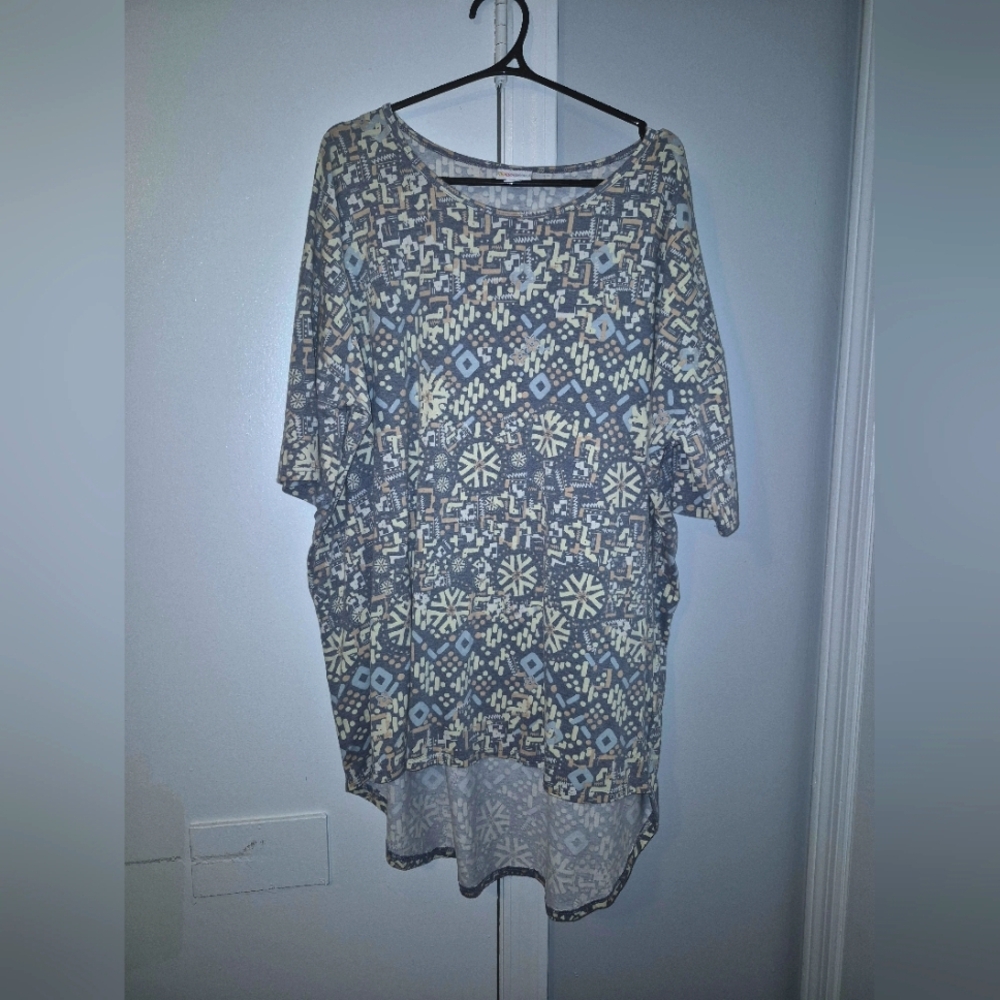 LuLaRoe Size XL Blue and Cream Geometric Tunic